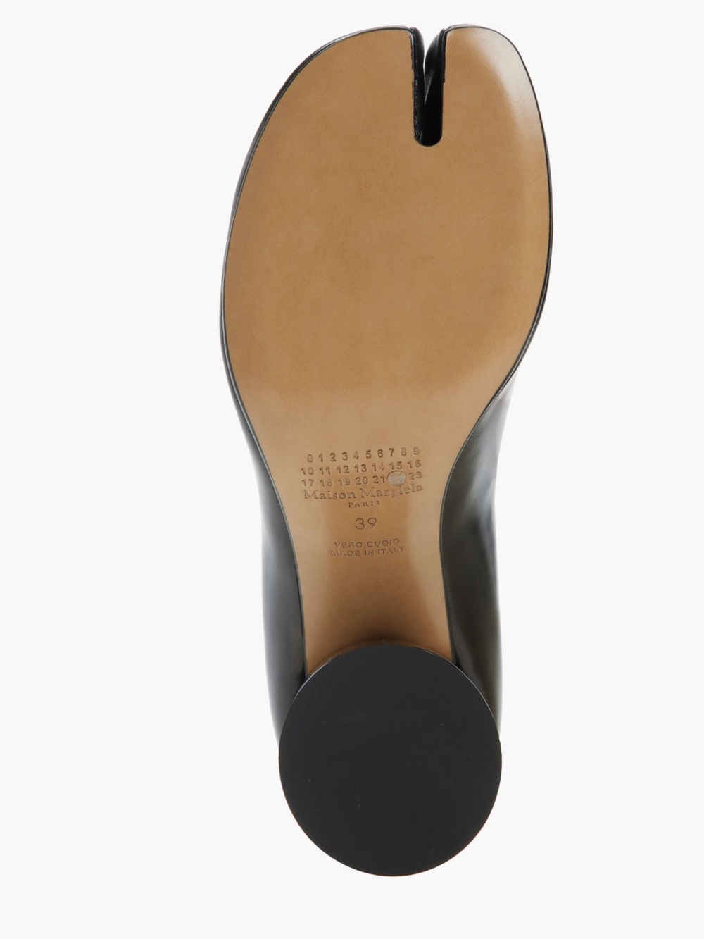 MAISON MARGIELA TABI PUMPS IN BLACK
$1,190 women 38.5 US 8.5 gently used - Picture 7 of 17